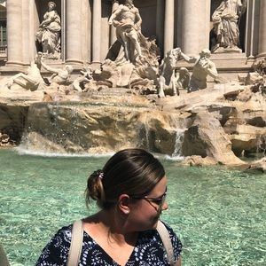 Meet your Posher, Carolina